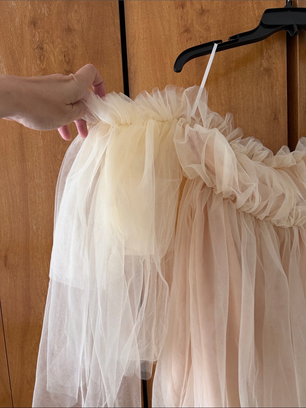 Soft Ivory Tulle strapless off-shoulder Blouse with sleeves - Picture 3 of 8